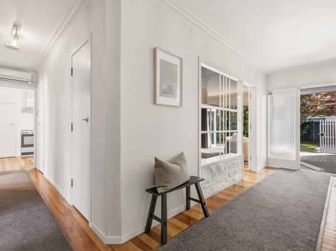 720A River Road, Chartwell