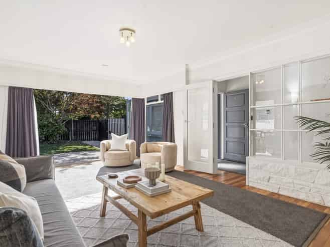 720A River Road, Chartwell