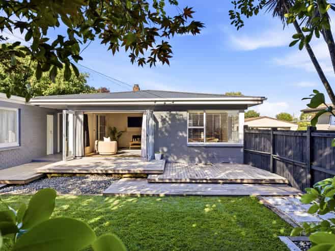 720A River Road, Chartwell