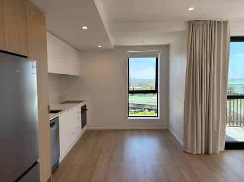 502/2B Te Ara Taurapa, Point Chevalier