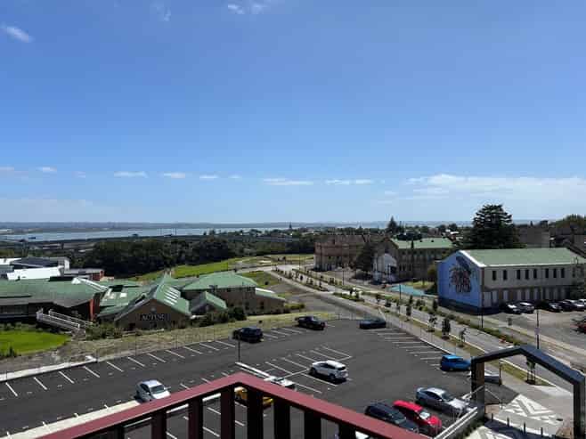 502/2B Te Ara Taurapa, Point Chevalier