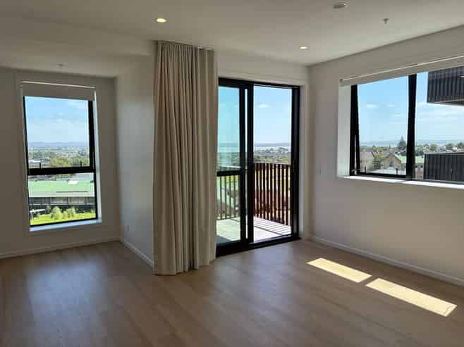 502/2B Te Ara Taurapa, Point Chevalier