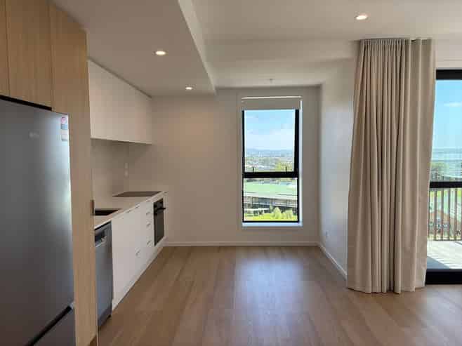 502/2B Te Ara Taurapa, Point Chevalier