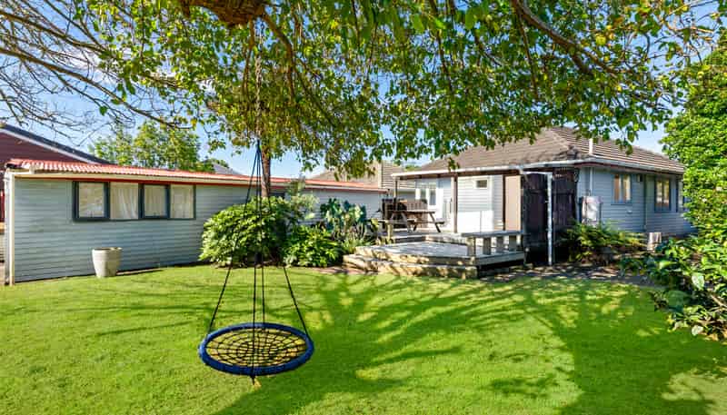 22 London Street, Te Atatu Peninsula