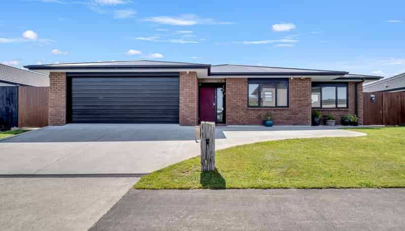 27 Balrickard Way, Milson
