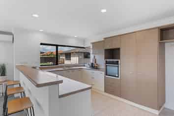 6 Central Park, Paraparaumu Beach