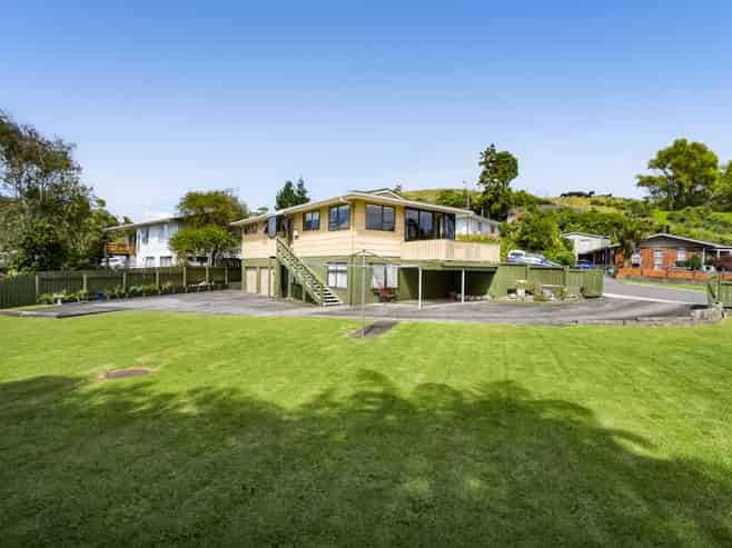 18 Shaldon Crescent, Blagdon