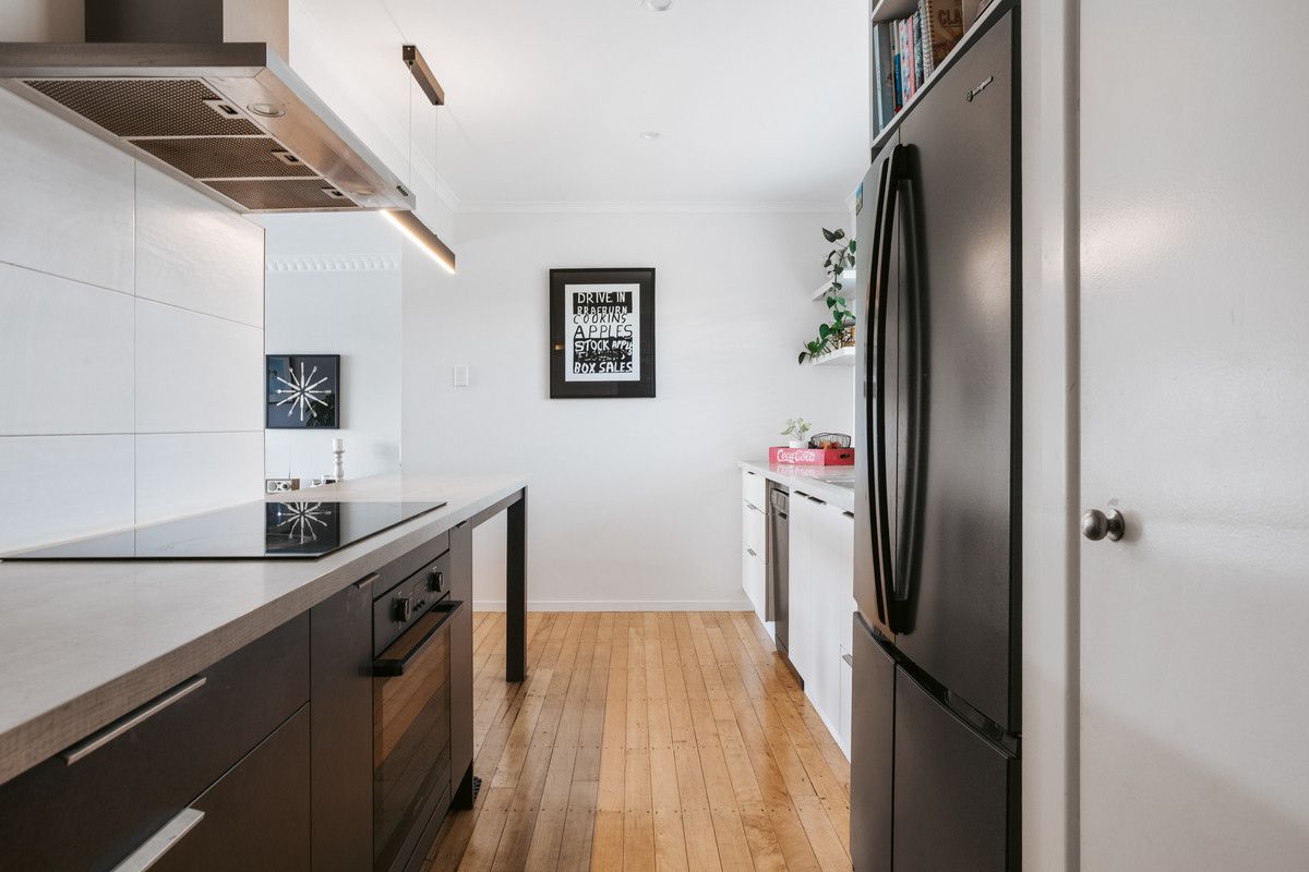 Poolside Living, Motivated Vendors - Meer