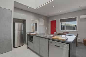 43 Bradshaw Street, South Dunedin