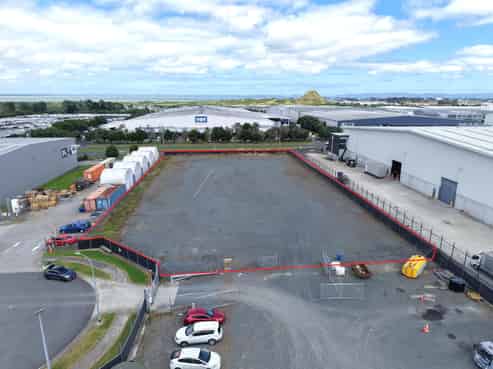 5,000sqm Secure Yard with Power & Water
