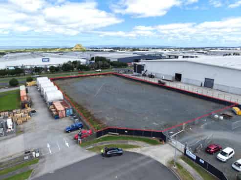 5,000sqm Secure Yard with Power & Water