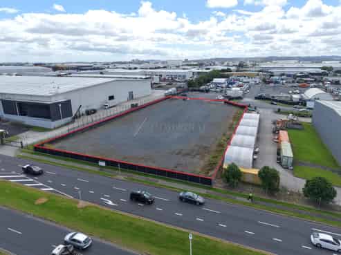5,000sqm Secure Yard with Power & Water