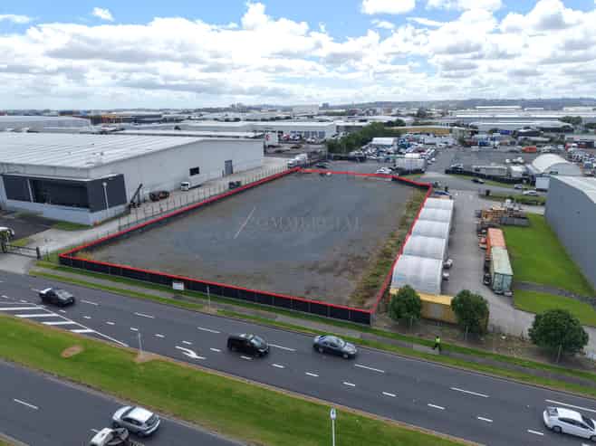 5,000sqm Secure Yard with Power & Water