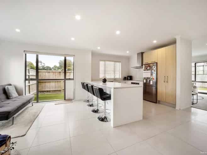 16 William Wallbank Crescent, Swanson