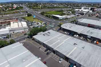 Mt Roskill industrial minutes from motorway