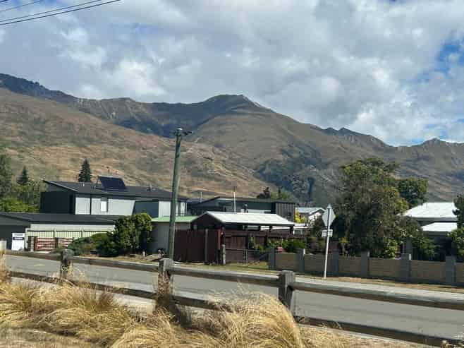 114 Tenby St, Wanaka