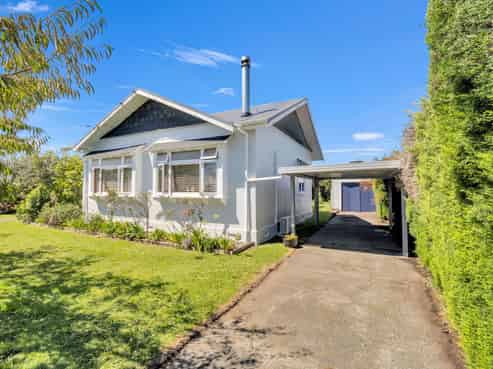 13 Ross Street, Marton