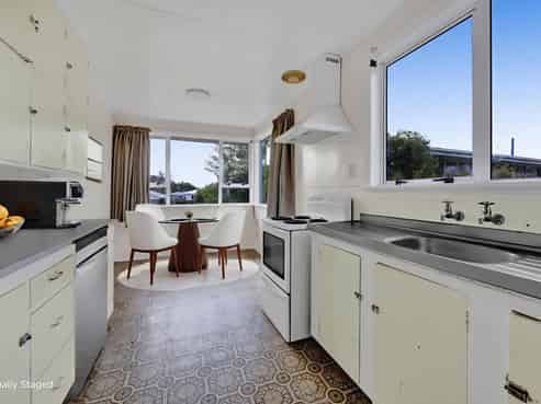 97 Brecon Road, Stratford