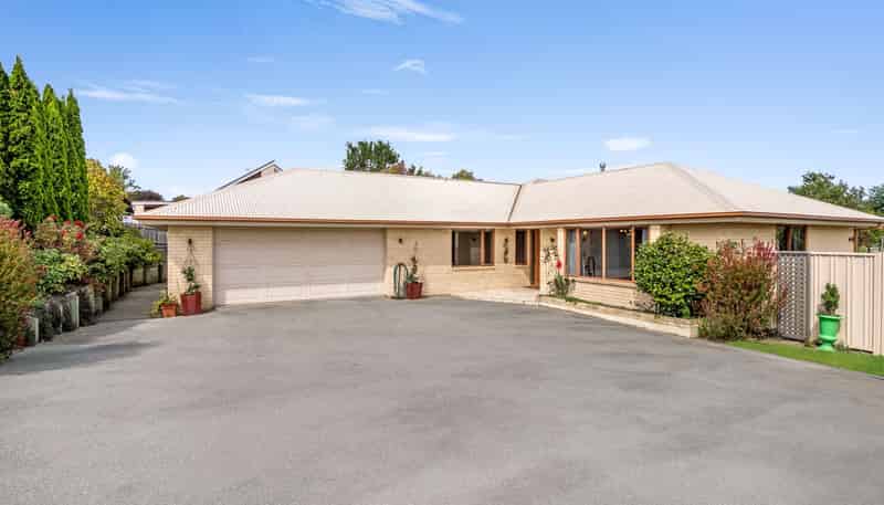 33 Essex street, Weston