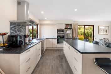 33 Essex street, Weston