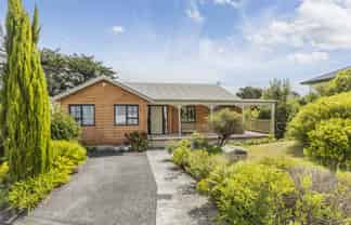 10 Joseph Banks Drive, Whitby