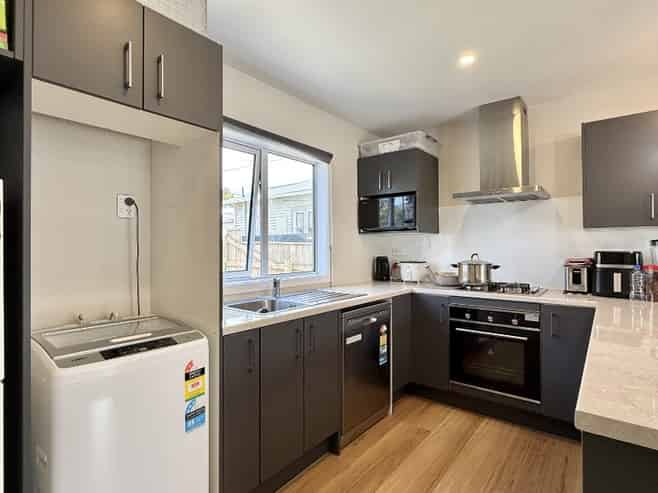 9b Raymond Terrace, Fairfield