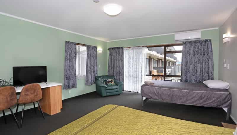 167 Fitzherbert Avenue, West End