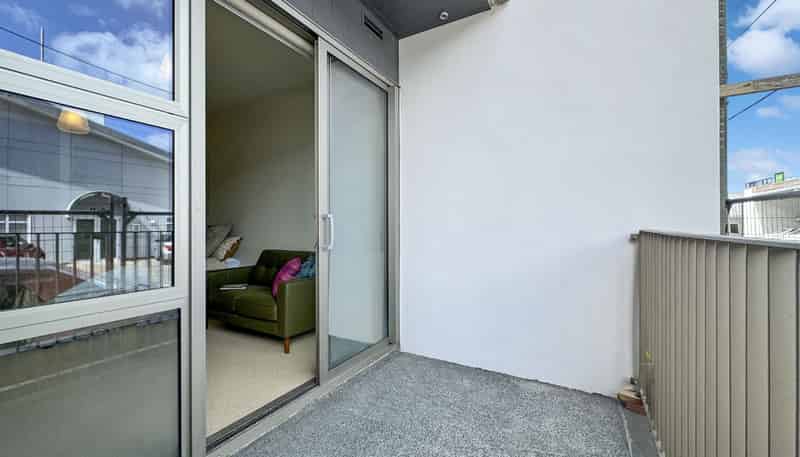 G04A/2 Campbell Terrace, Petone