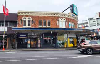 NIFTY CORNER PROFILE ON BROADWAY
