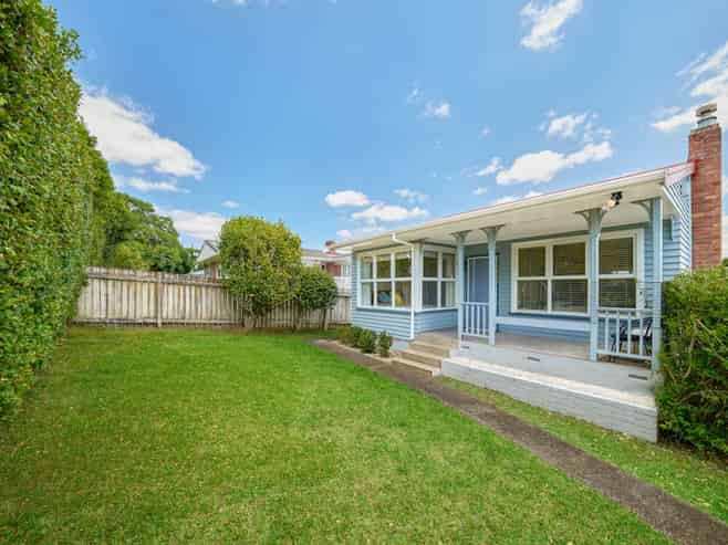 1/470 East Coast Road, Mairangi Bay