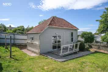 flat c/7 Neidpath Road, Mornington