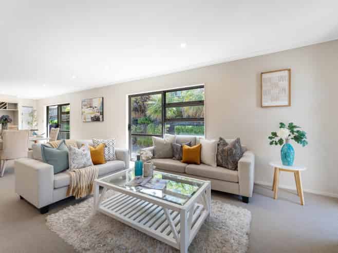 8 Carol Lee Place, Albany