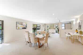 8 Carol Lee Place, Albany