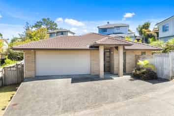 8 Carol Lee Place, Albany