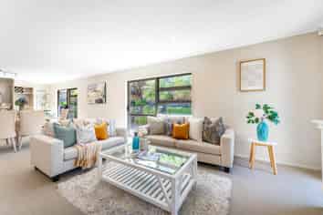 8 Carol Lee Place, Albany