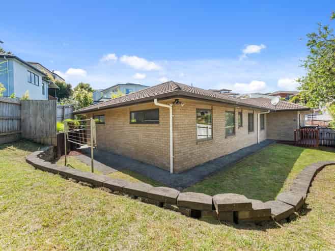 8 Carol Lee Place, Albany