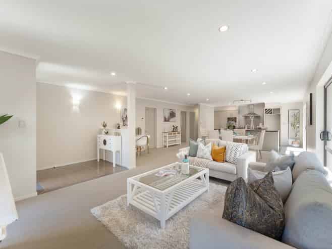 8 Carol Lee Place, Albany