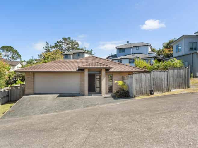 8 Carol Lee Place, Albany