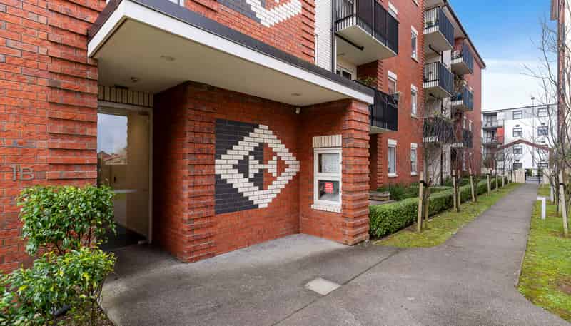 G08/1B Soljak Place, Mount Albert