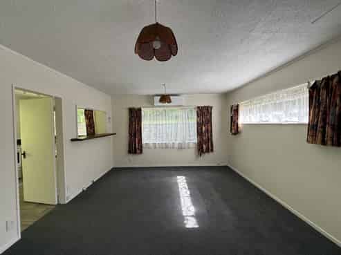 5A Magnolia Grove, Maungaraki