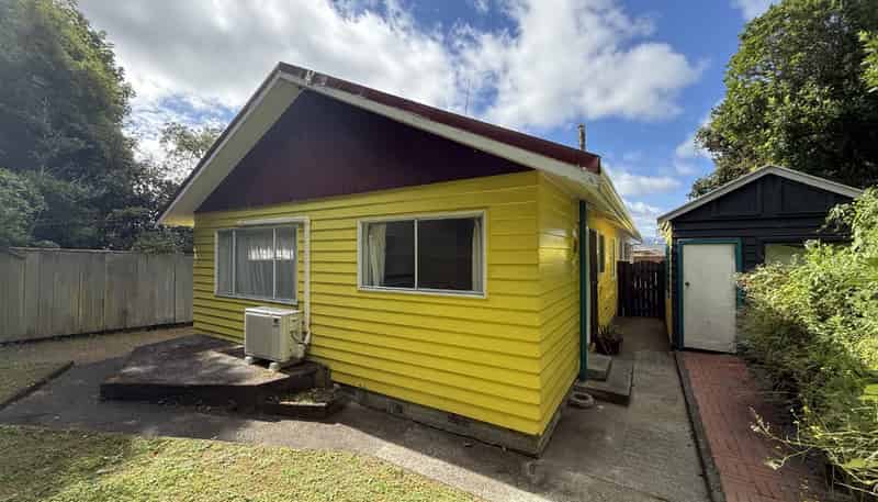 5A Magnolia Grove, Maungaraki