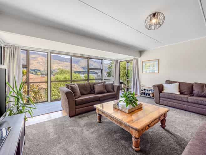 2/32 Brownston Street, Wanaka