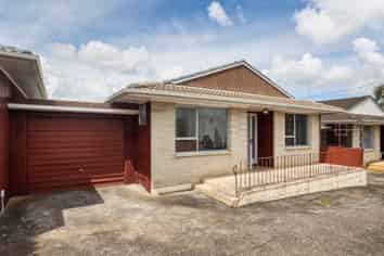 2/110 Richardson Road, Mount Albert