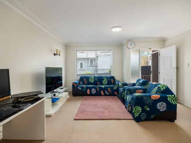 2/110 Richardson Road, Mount Albert