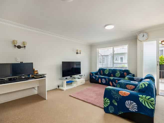 2/110 Richardson Road, Mount Albert