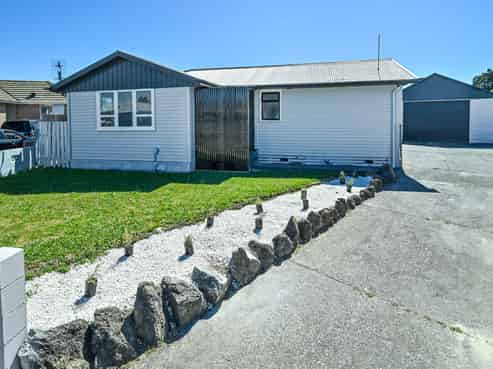 301 Ruru Place, Camberley