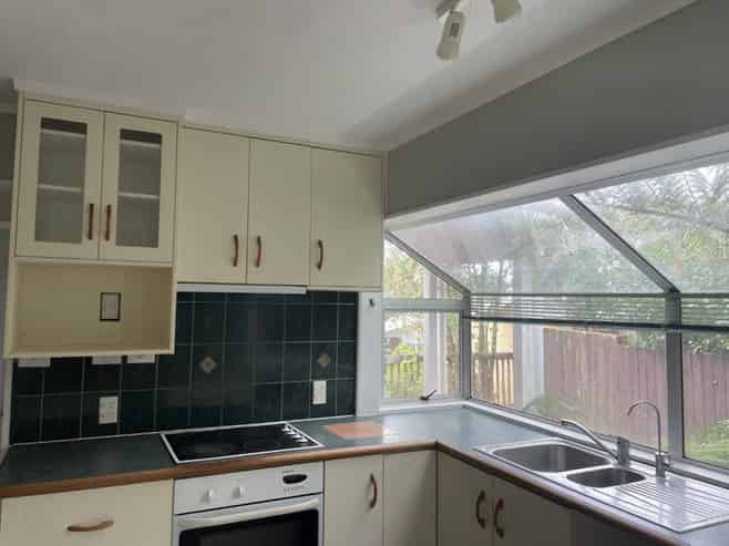 53 Poaka Avenue, Dinsdale