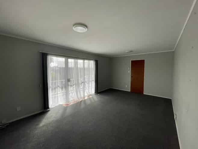 53 Poaka Avenue, Dinsdale