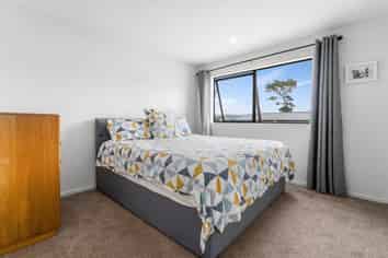 6/18 Kaimai Avenue, Massey