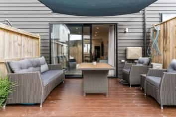 6/18 Kaimai Avenue, Massey